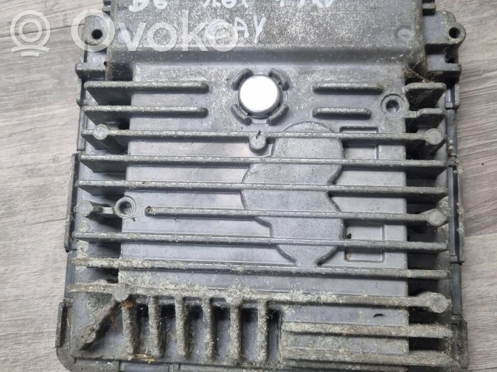 Volkswagen PASSAT B6 Engine control unit/module ECU 