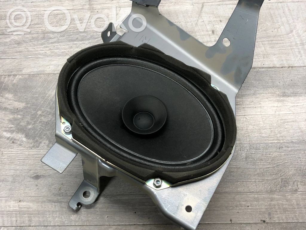 Mazda 5 Front door speaker 