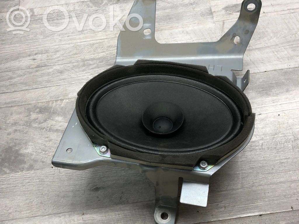 Mazda 5 Front door speaker 