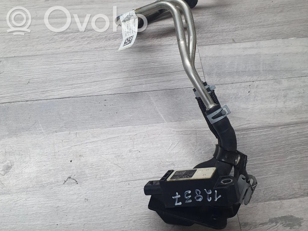 Volkswagen PASSAT B8 Tubería del tubo de escape 