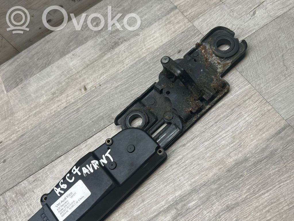 Audi A6 C7 Aizmugurējā pārsega pievilcējs 