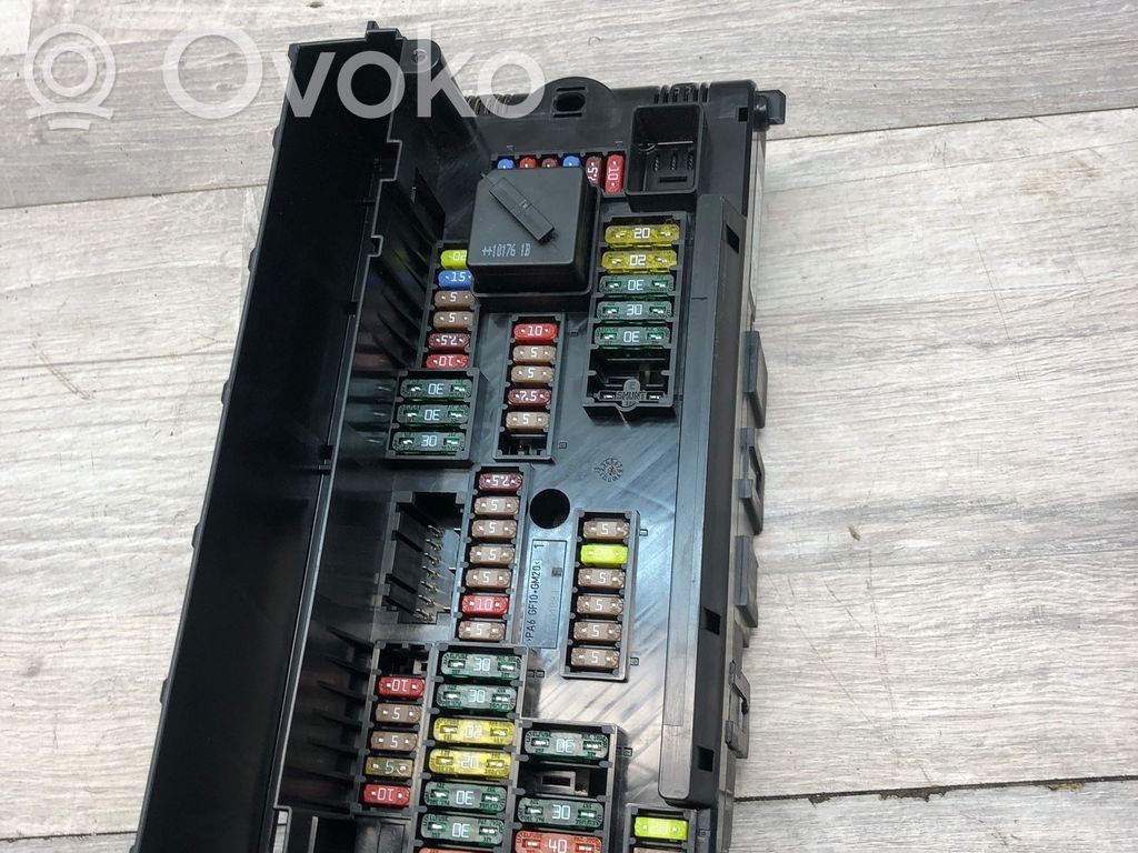 BMW 5 F10 F11 Ramka / Moduł bezpieczników 