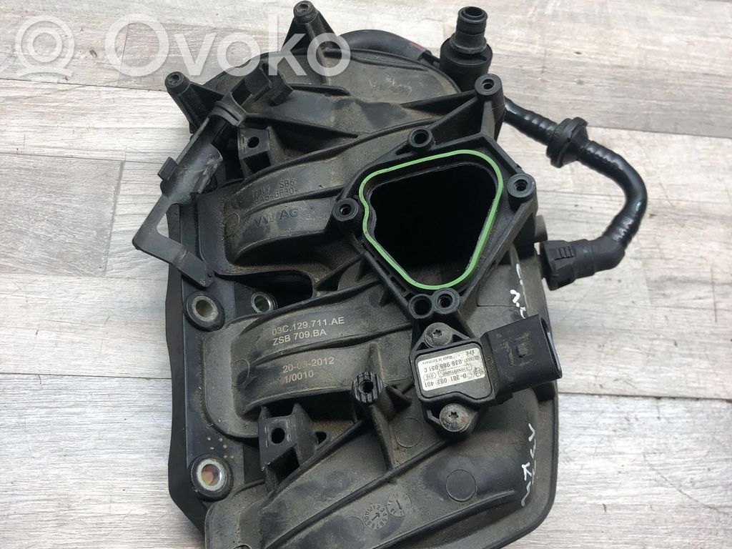 Volkswagen Golf VI Intake manifold 