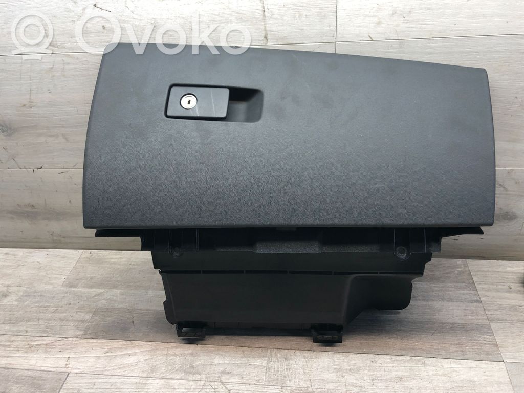 Volvo XC60 Handschuhfach 