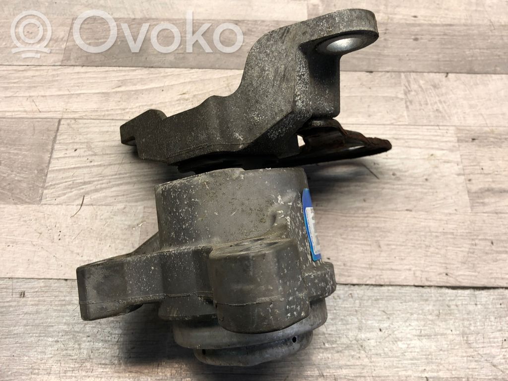 Volvo V60 Engine mount bracket 