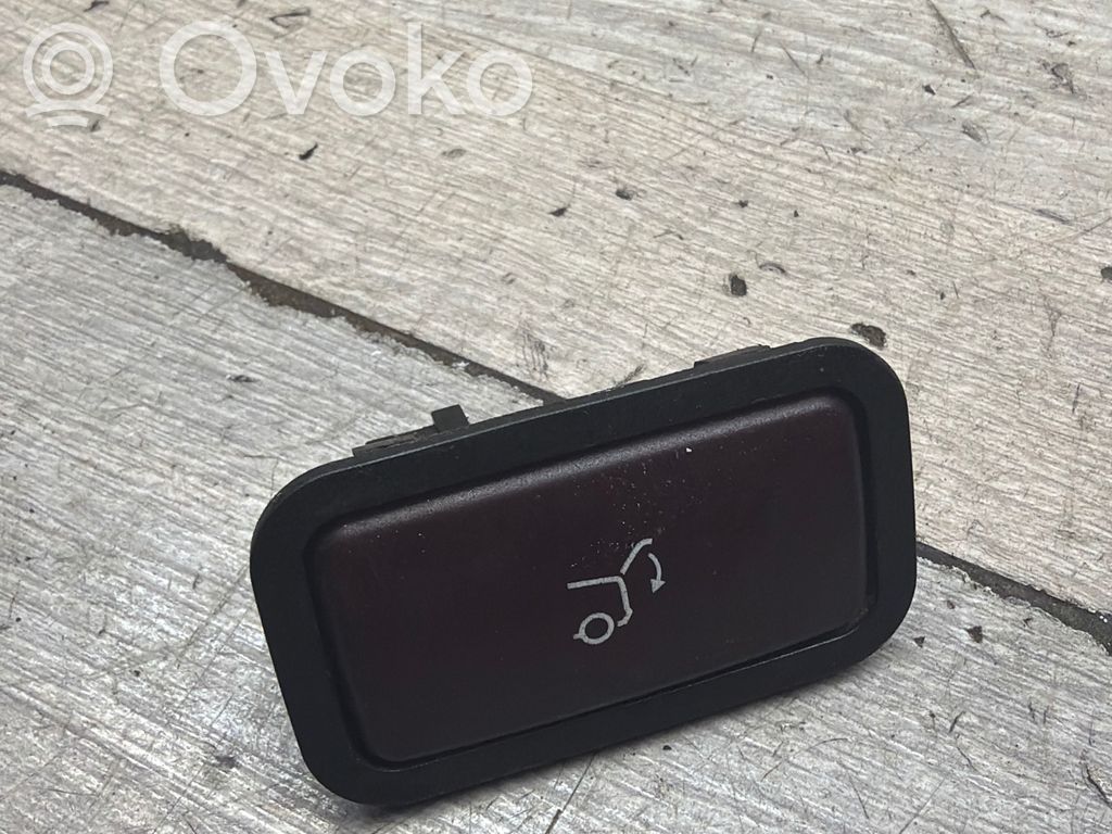 Mercedes-Benz E W212 Tailgate/boot open switch button 