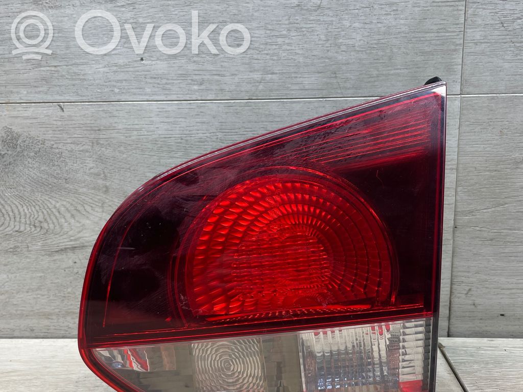 Volkswagen Golf VI Galinis žibintas dangtyje 
