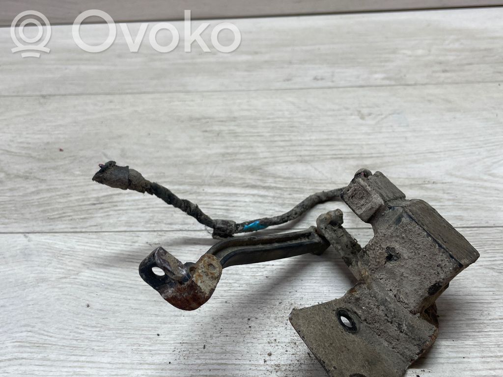 Mercedes-Benz ML W164 Czujnik poziomu zawieszenia pneumatycznego osi przedniej 