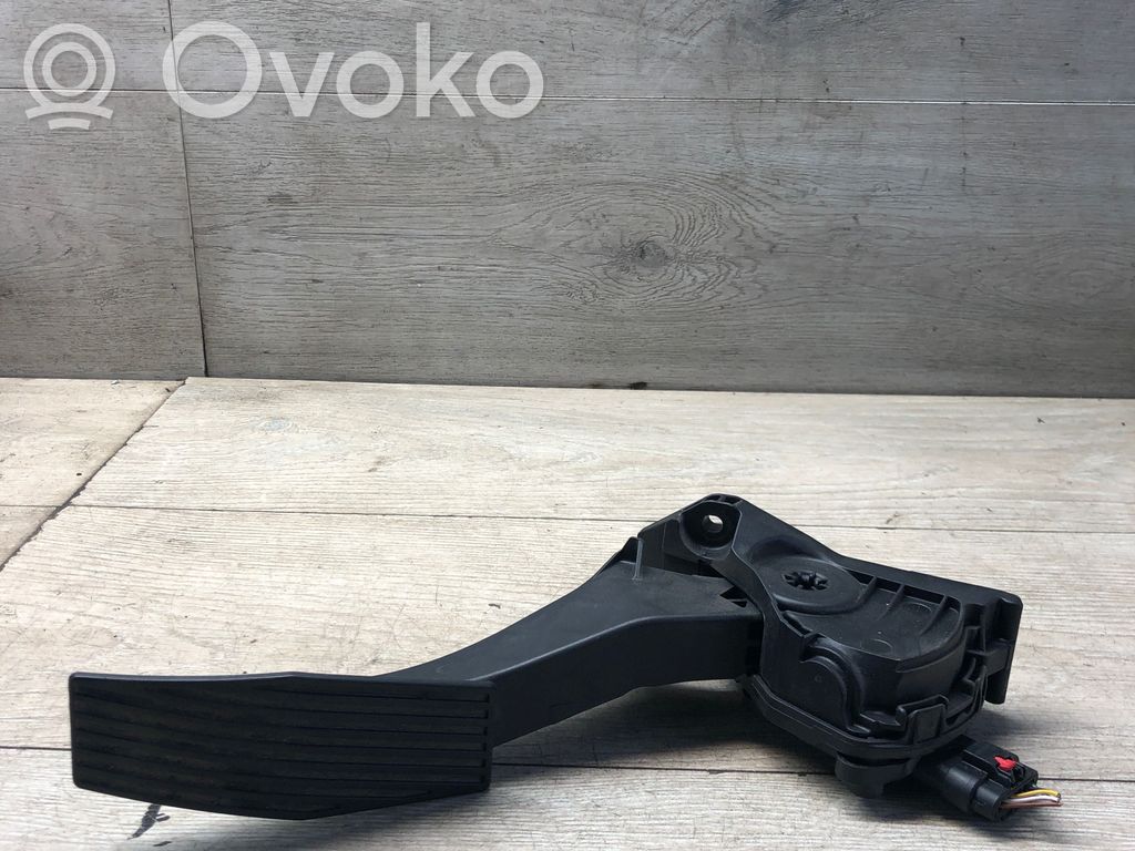 Opel Astra K Pedală accelerație 