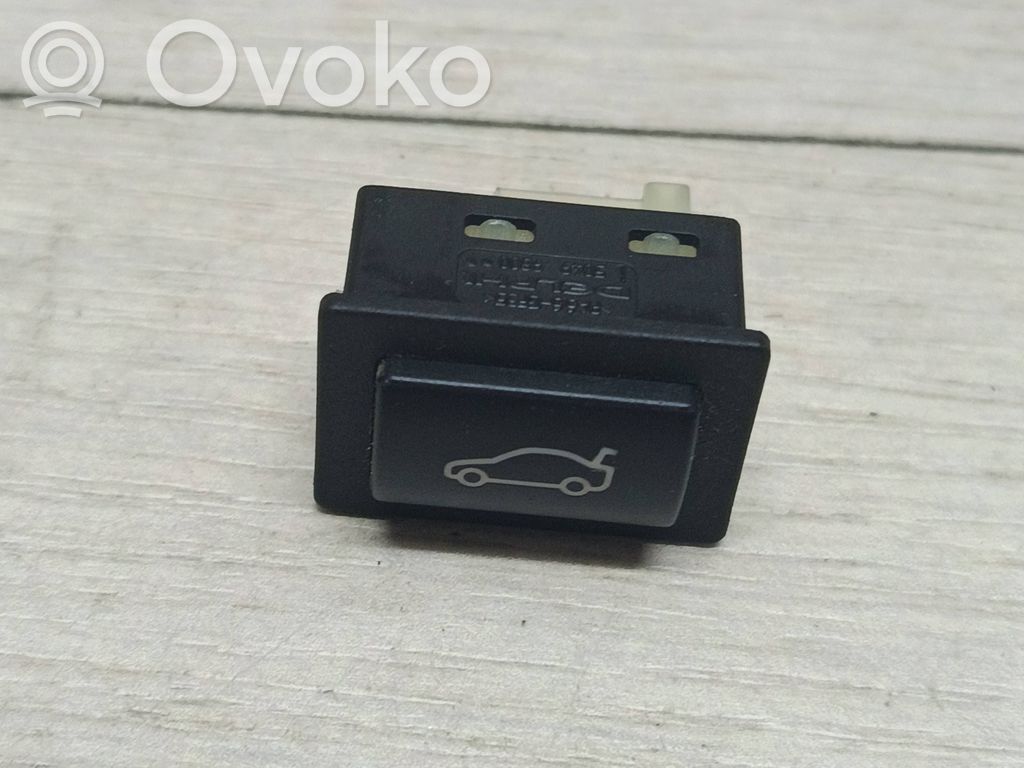 Interruptor para abrir la puerta trasera   6921846,39090K
