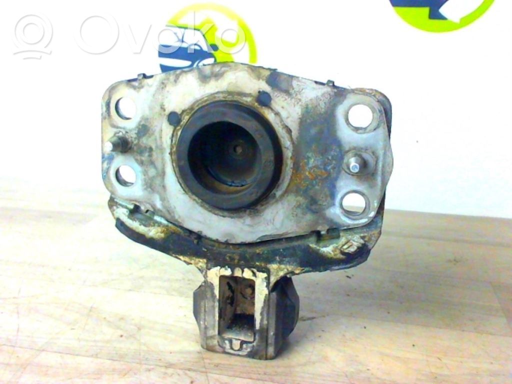 Renault Master II Dzinēja spilvens 
