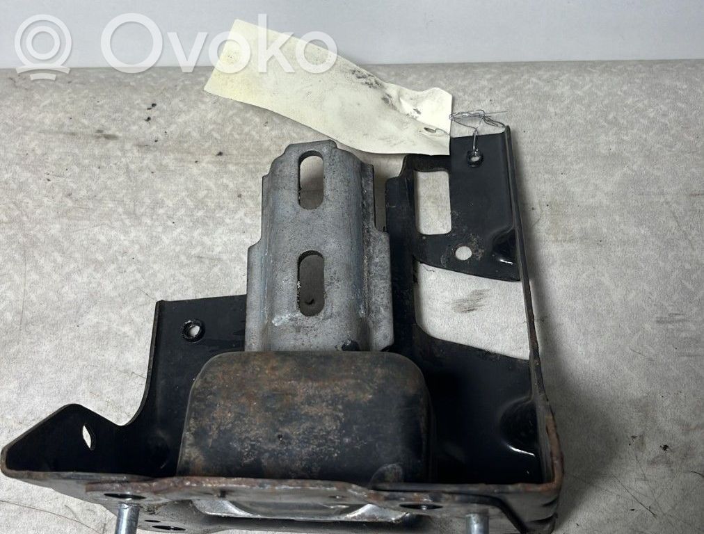 Peugeot 208 I Engine mount bracket 
