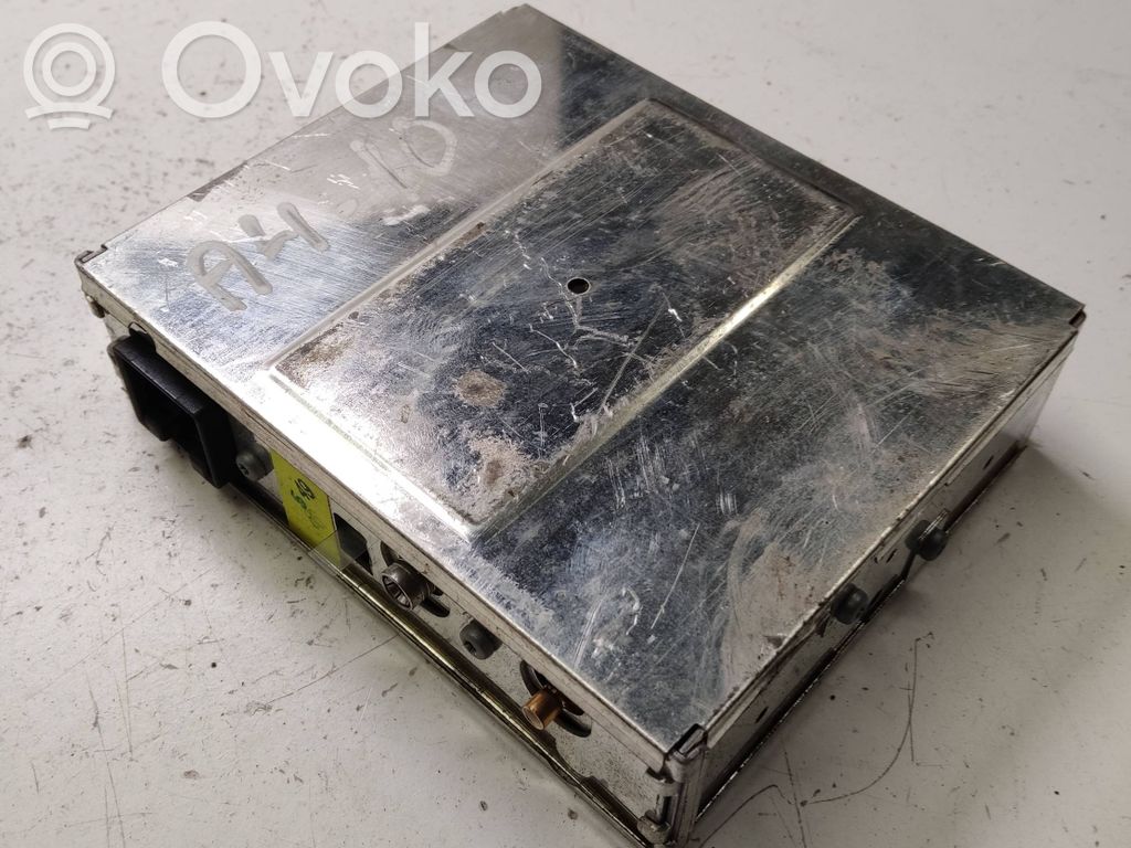Audi A4 S4 B6 8E 8H Aerial antenna amplifier 