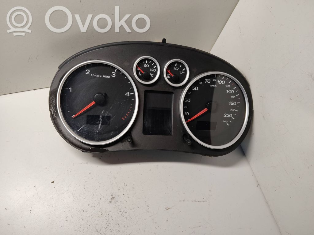Audi A2 Speedometer (instrument cluster) 