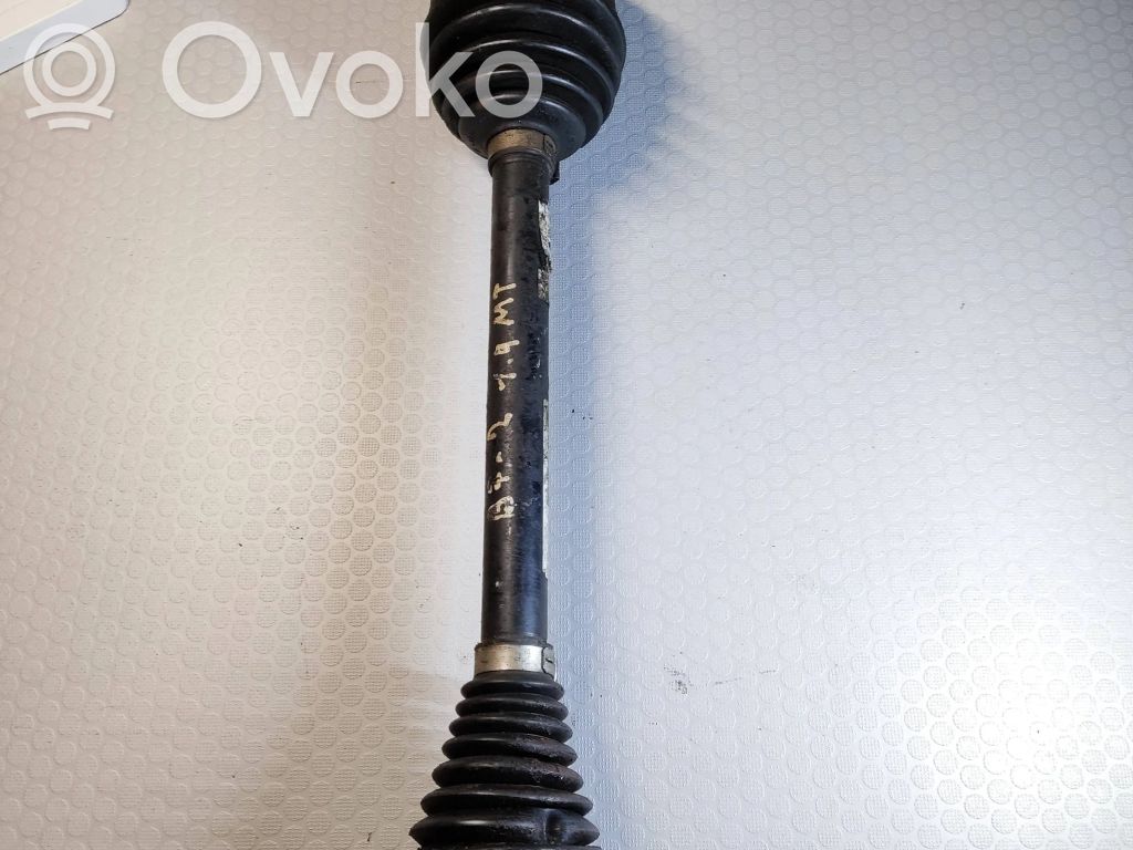 Volkswagen PASSAT B7 Front driveshaft 