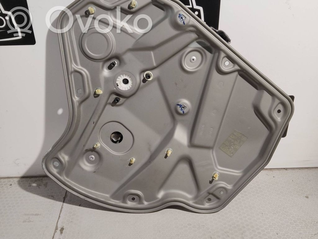 Skoda Octavia Mk2 (1Z) Mechanizm podnoszenia szyby tylnej bez silnika 