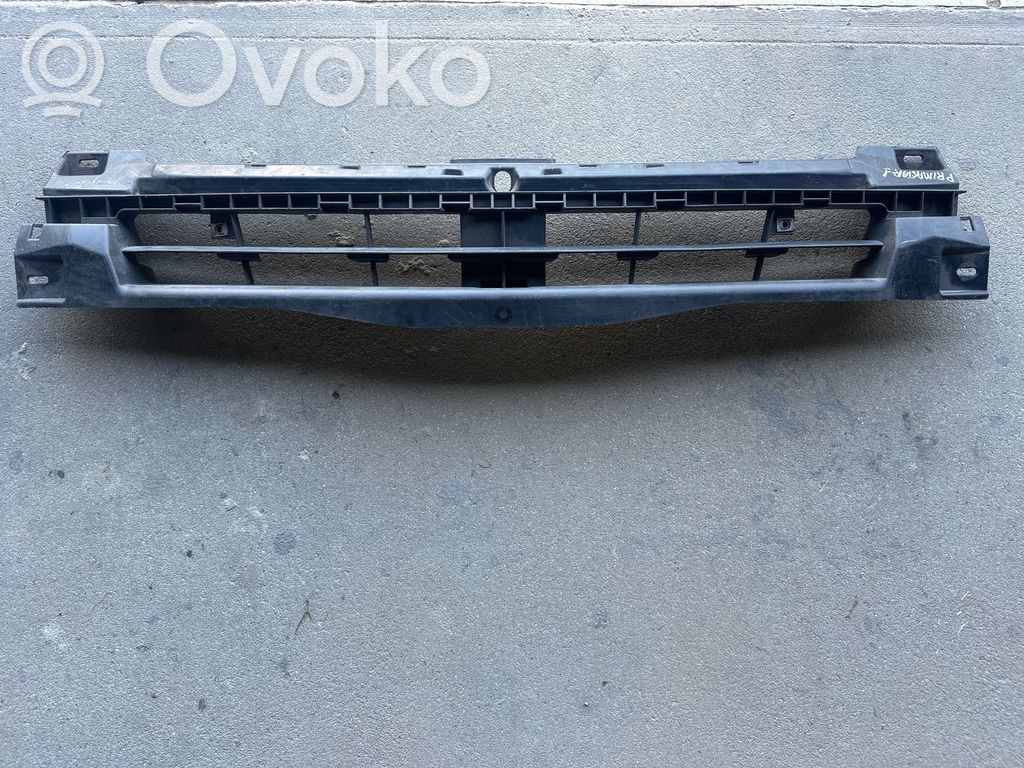 Nissan Primastar Maskownica / Grill / Atrapa górna chłodnicy 