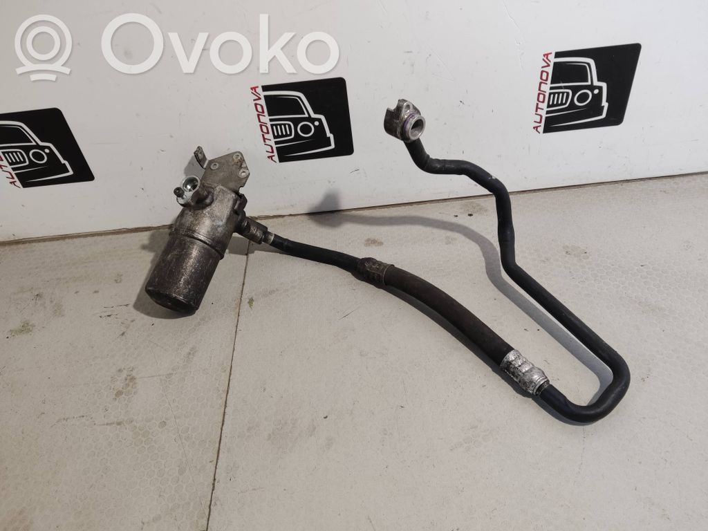Audi A8 S8 D3 4E Ilmastointilaitteen putki (A/C) 