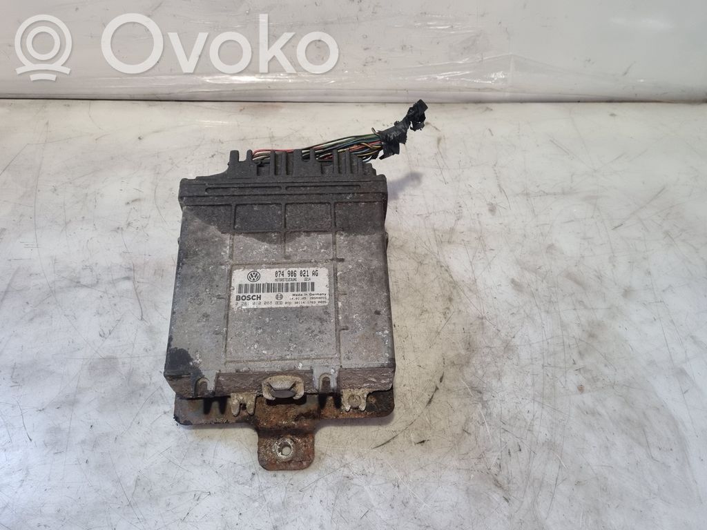 Volkswagen II LT Engine control unit/module 