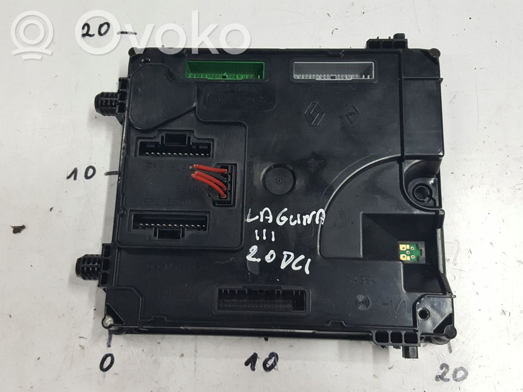 Renault Laguna III Fuse module 