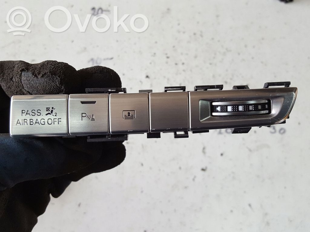 Audi A8 S8 D4 4H Przycisk / Włącznik czujnika parkowania PDC 