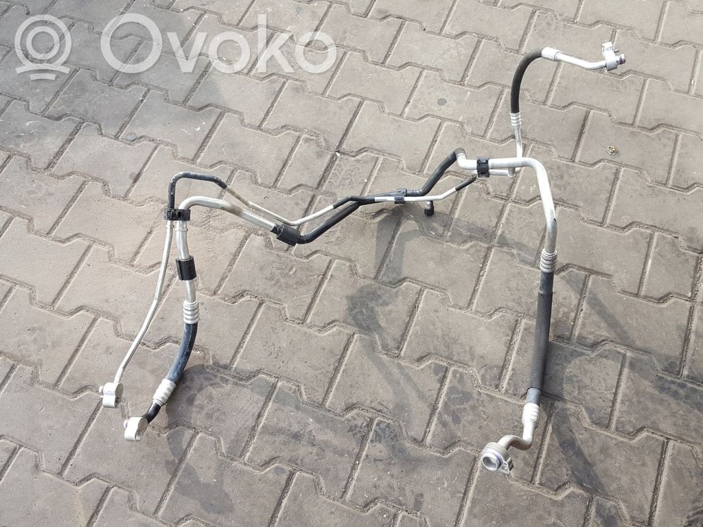 Ilmastointilaitteen putki (A/C)   8J0820719J,270KM