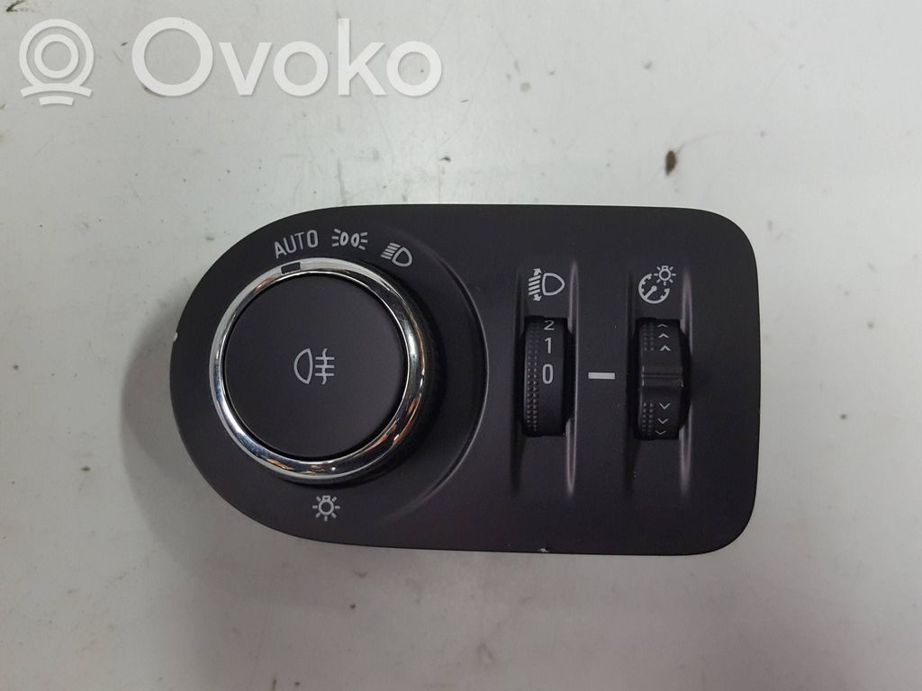 Opel Corsa F Light switch 