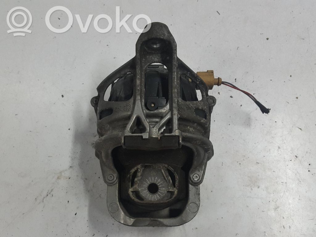 Audi Q7 4M Engine mount bracket 