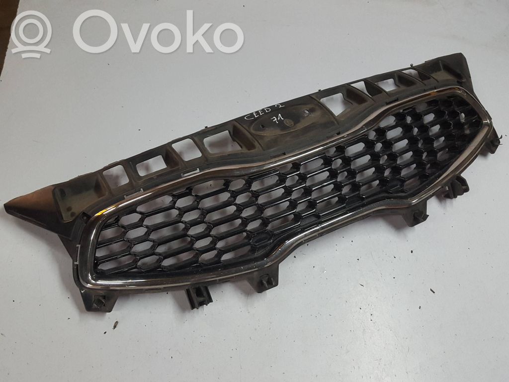 KIA Ceed Grotelės priekinės 
