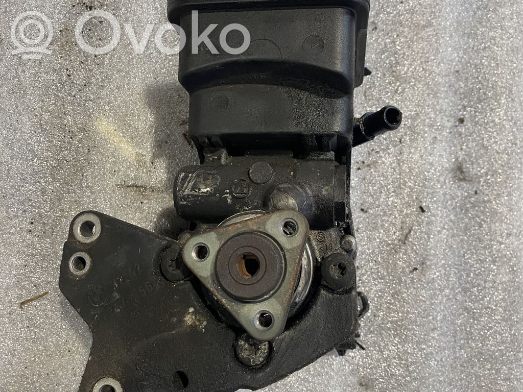 BMW 3 E46 Power steering pump 