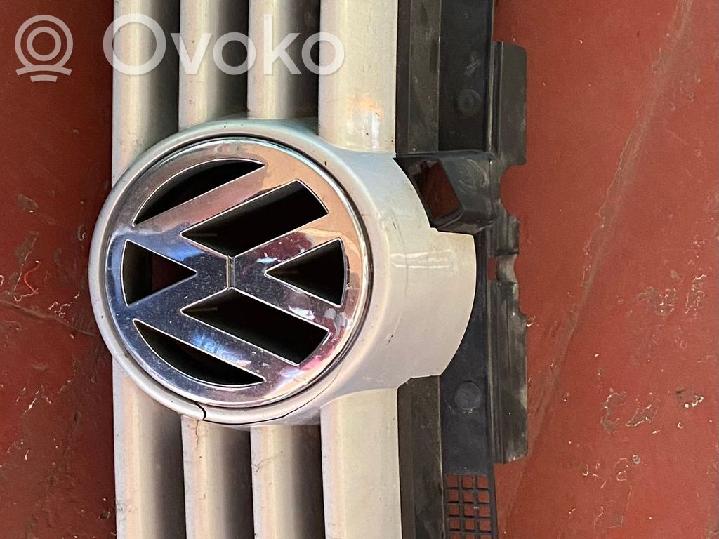 Volkswagen Bora Etusäleikkö 