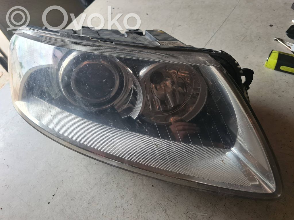 Audi A6 S6 C6 4F Lampa przednia 