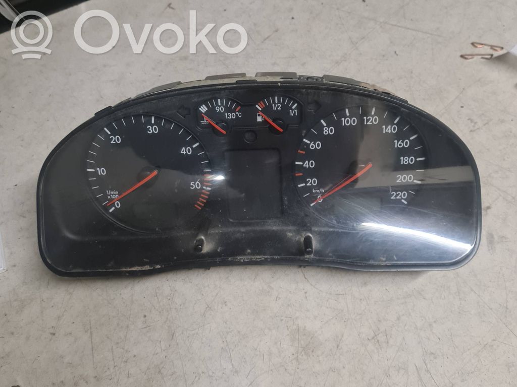 Volkswagen PASSAT B5 Spidometras (prietaisų skydelis) 