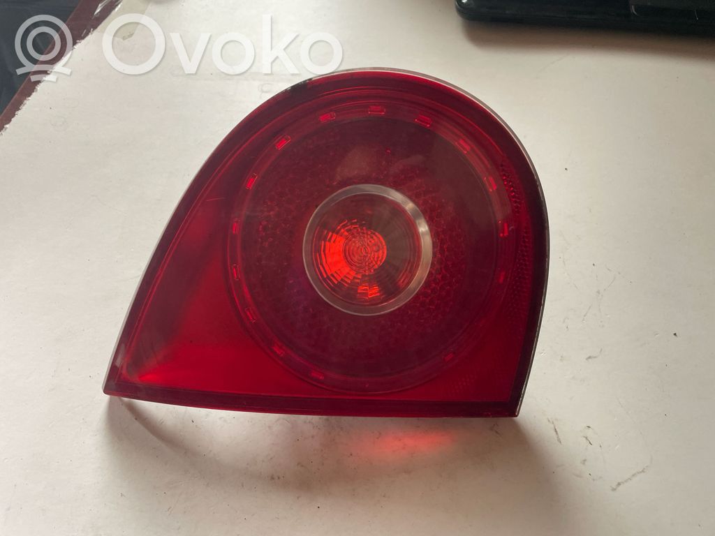 Volkswagen Golf V Takaluukun takavalot 