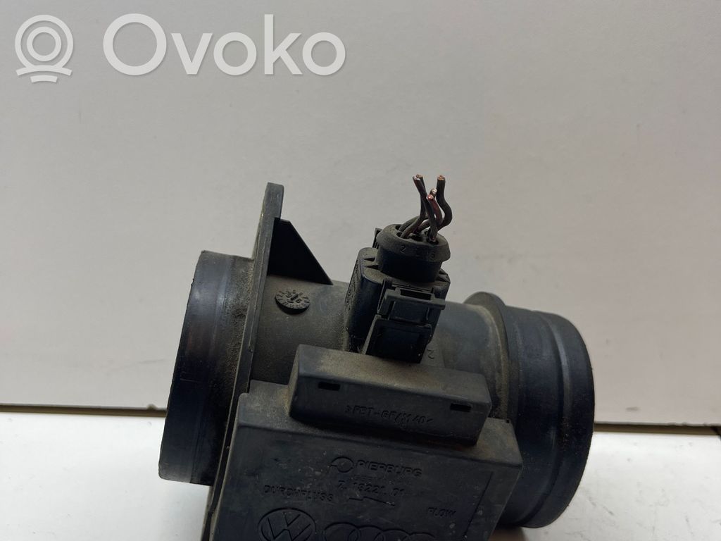 Volkswagen PASSAT B5 Przepływomierz masowy powietrza MAF 