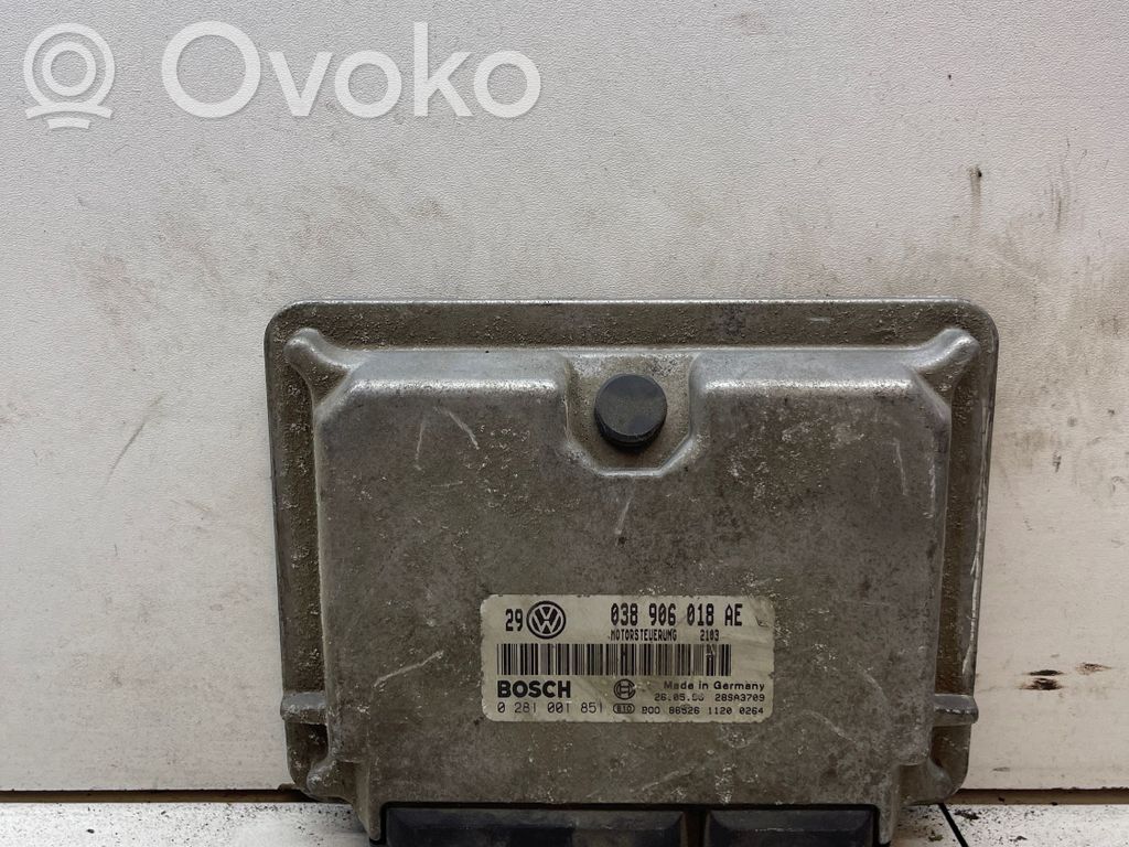 Volkswagen PASSAT B7 Engine control unit/module 
