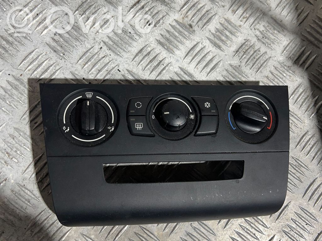 BMW 1 E81 E87 Climate control unit 