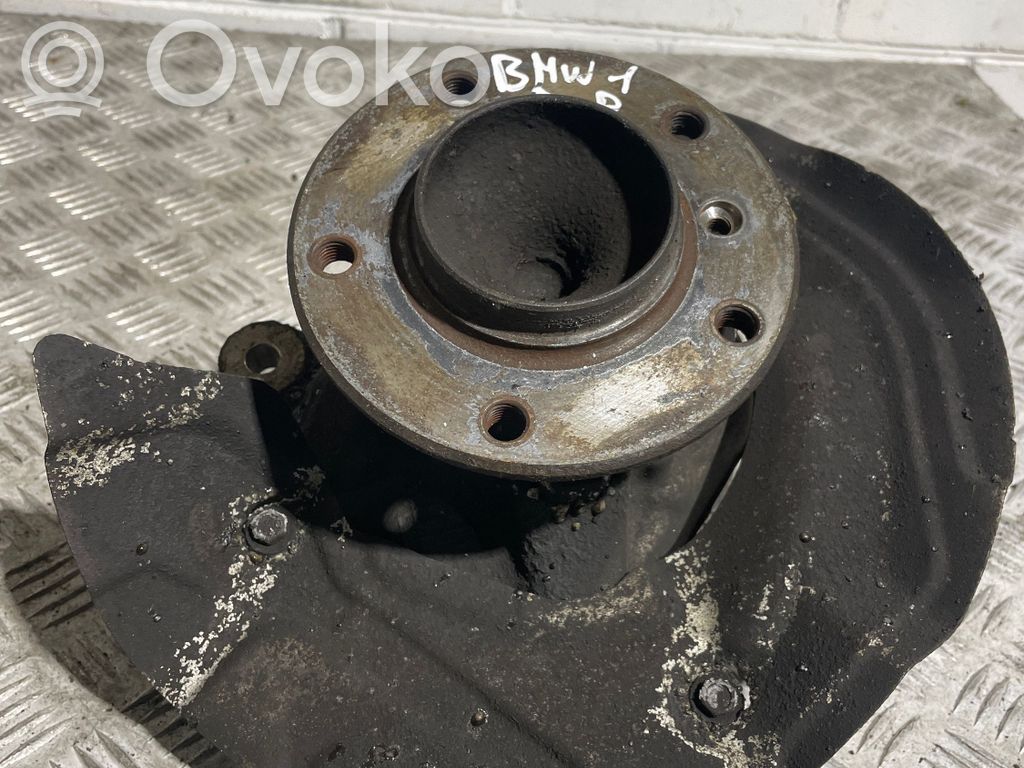 BMW 1 E81 E87 Front wheel hub 