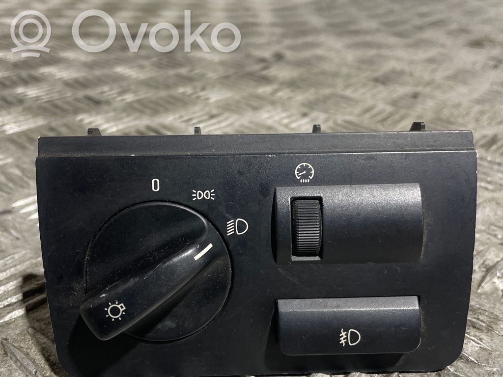 Light switch   8372205,037045052,031866