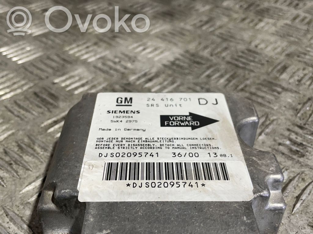 Opel Vectra B Airbag control unit/module 