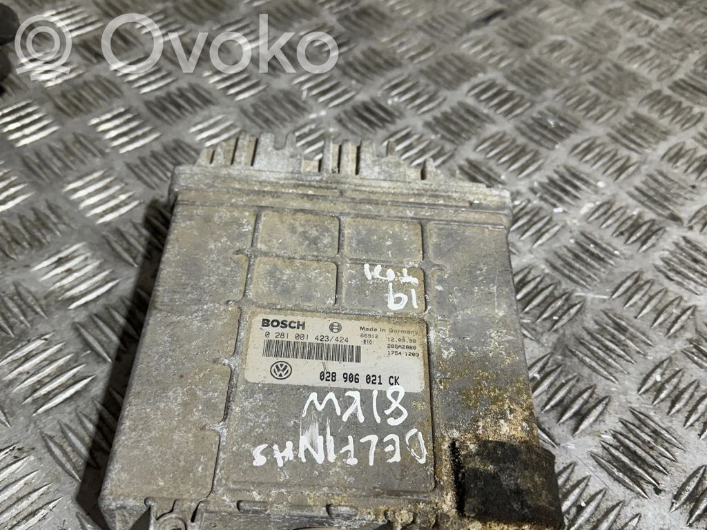Volkswagen PASSAT B4 Engine control unit/module 