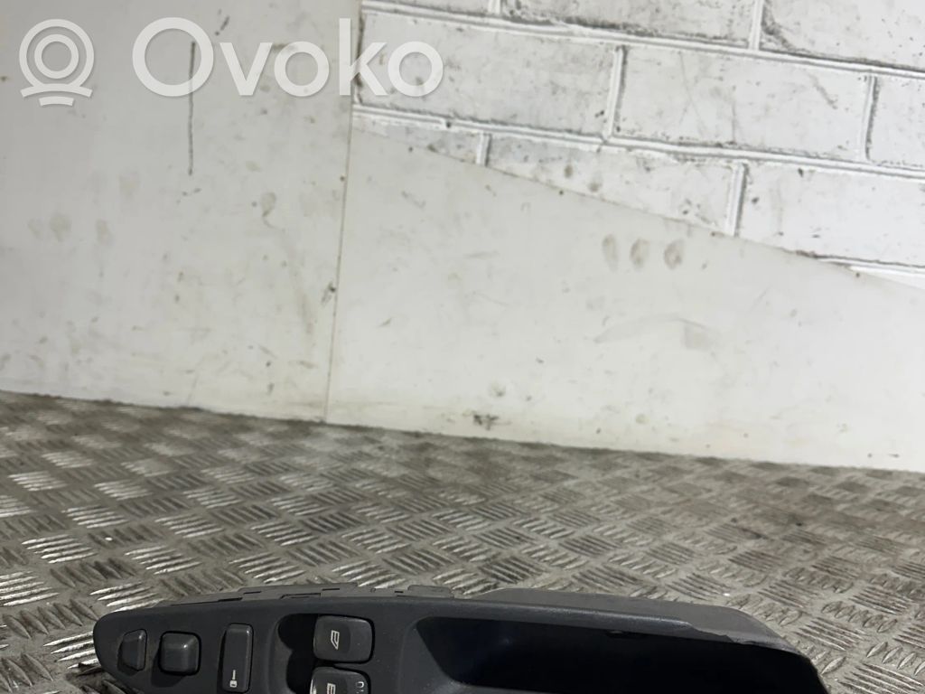 Volvo S40, V40 Przyciski szyb 