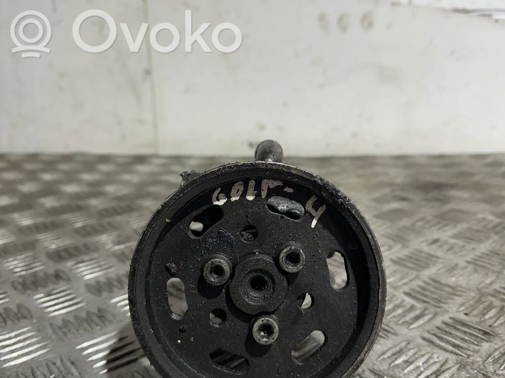 Volkswagen Golf IV Power steering pump 