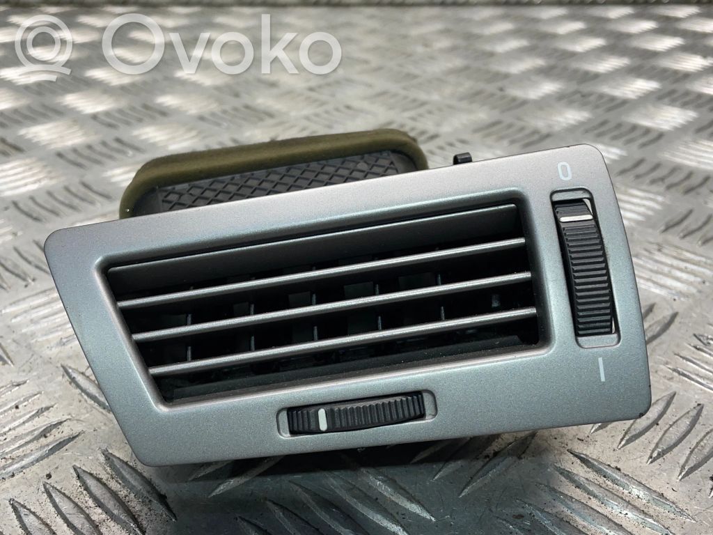 BMW 7 E65 E66 Šoninės oro grotelės 
