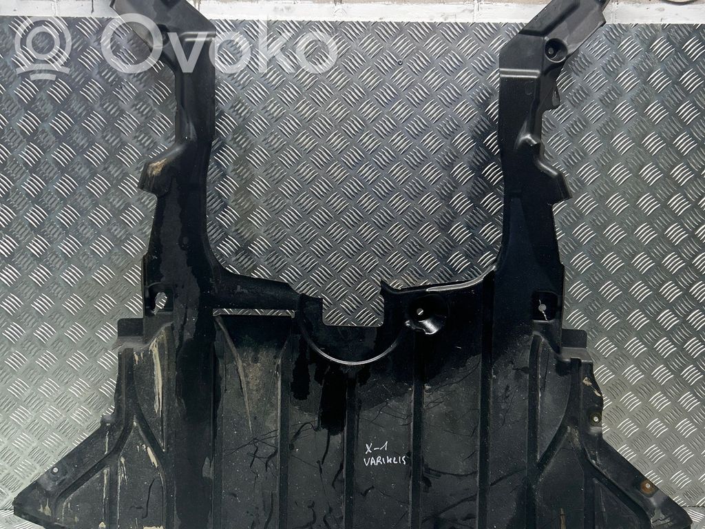 BMW X1 E84 Engine splash shield/under tray 