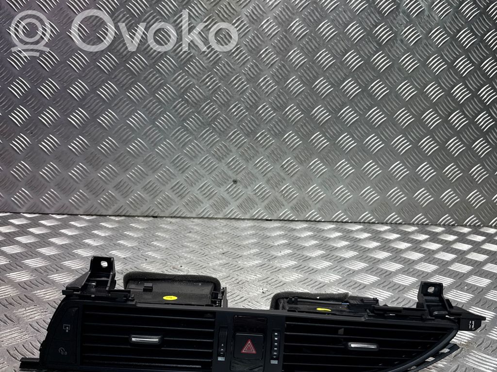 Audi A6 S6 C7 4G Dysze / Kratki środkowego nawiewu deski rozdzielczej 