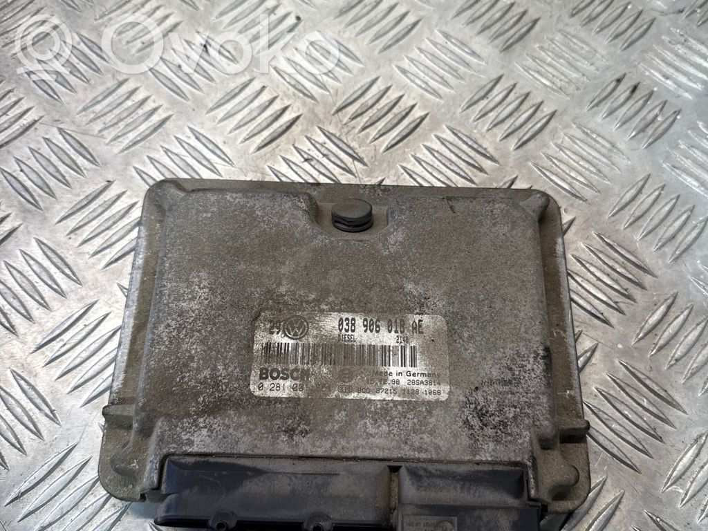 Volkswagen Golf IV Engine control unit/module 
