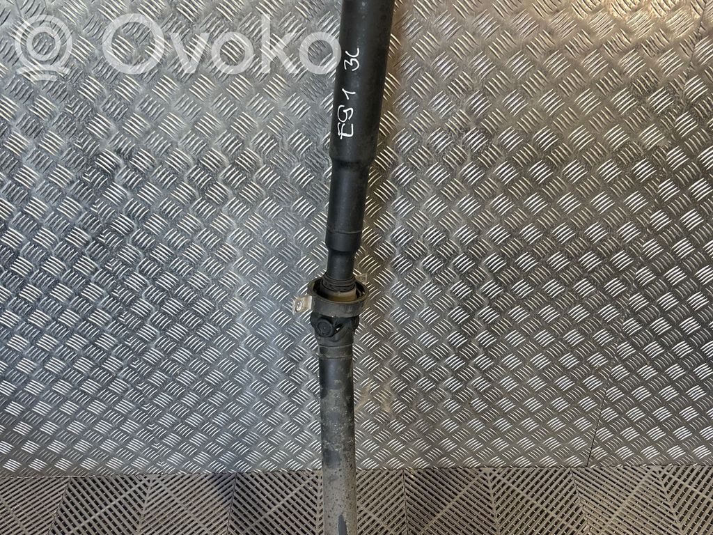 BMW 3 E90 E91 Kardanas komplekte 