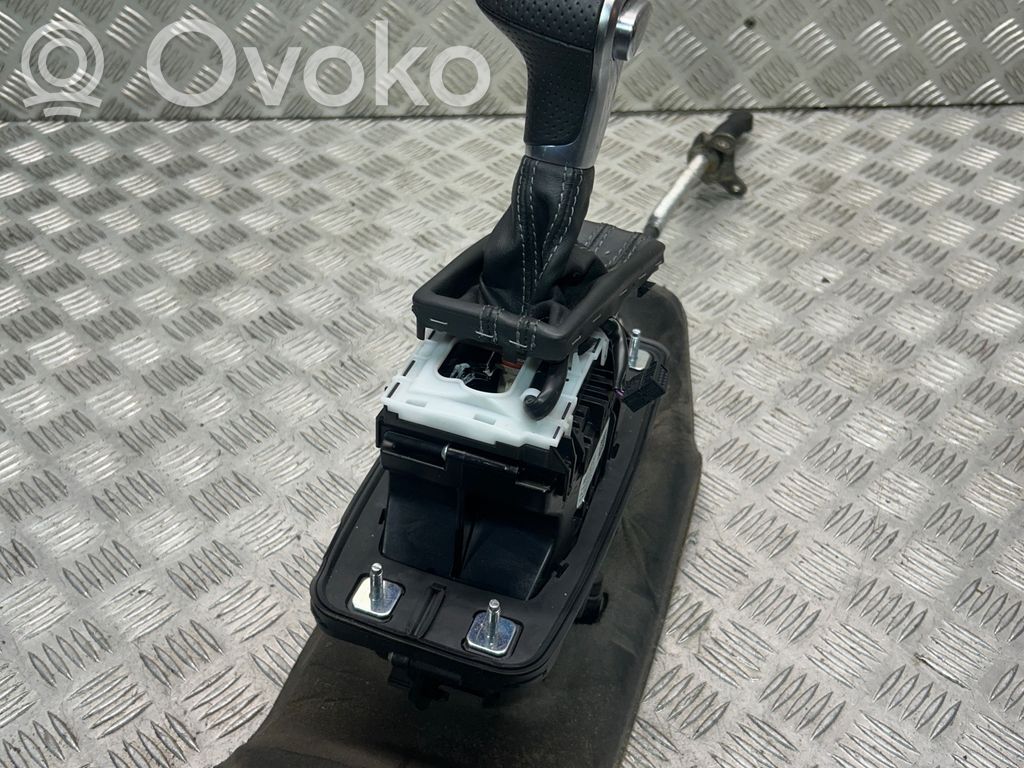 Audi A5 8T 8F Lewarek zmiany biegów / górny 