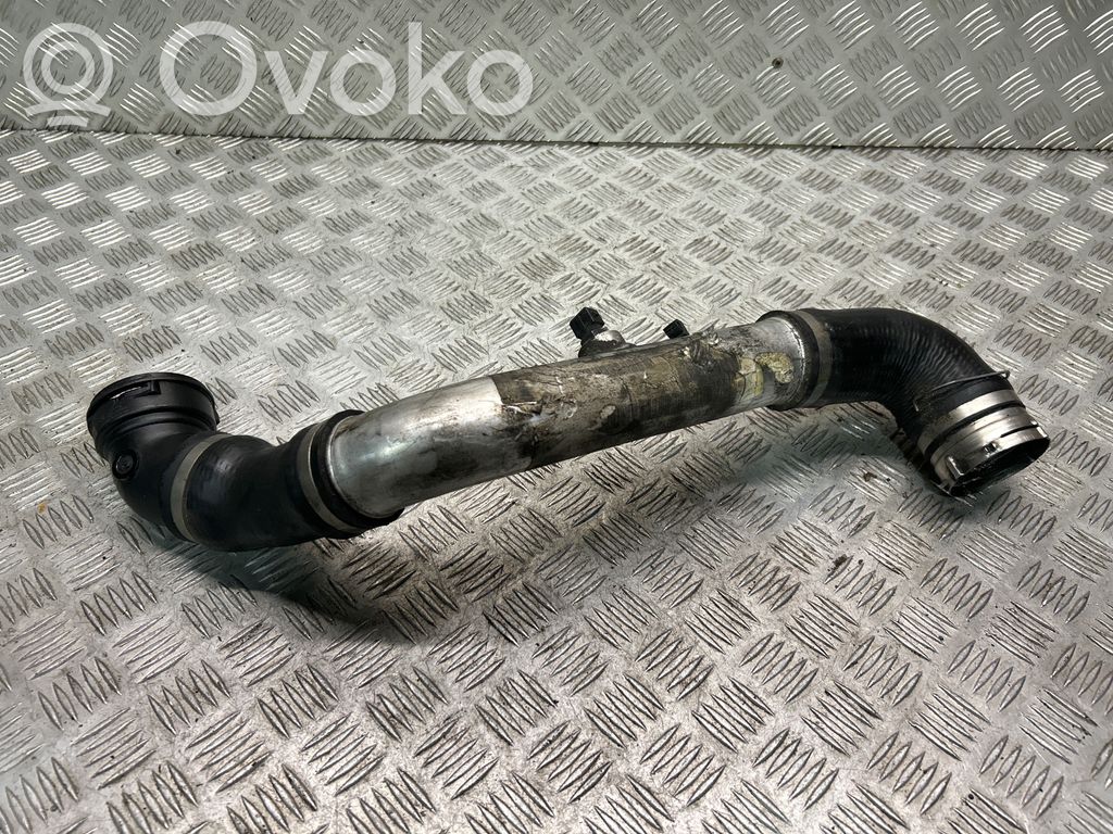 Intercooler hose/pipe   7799400